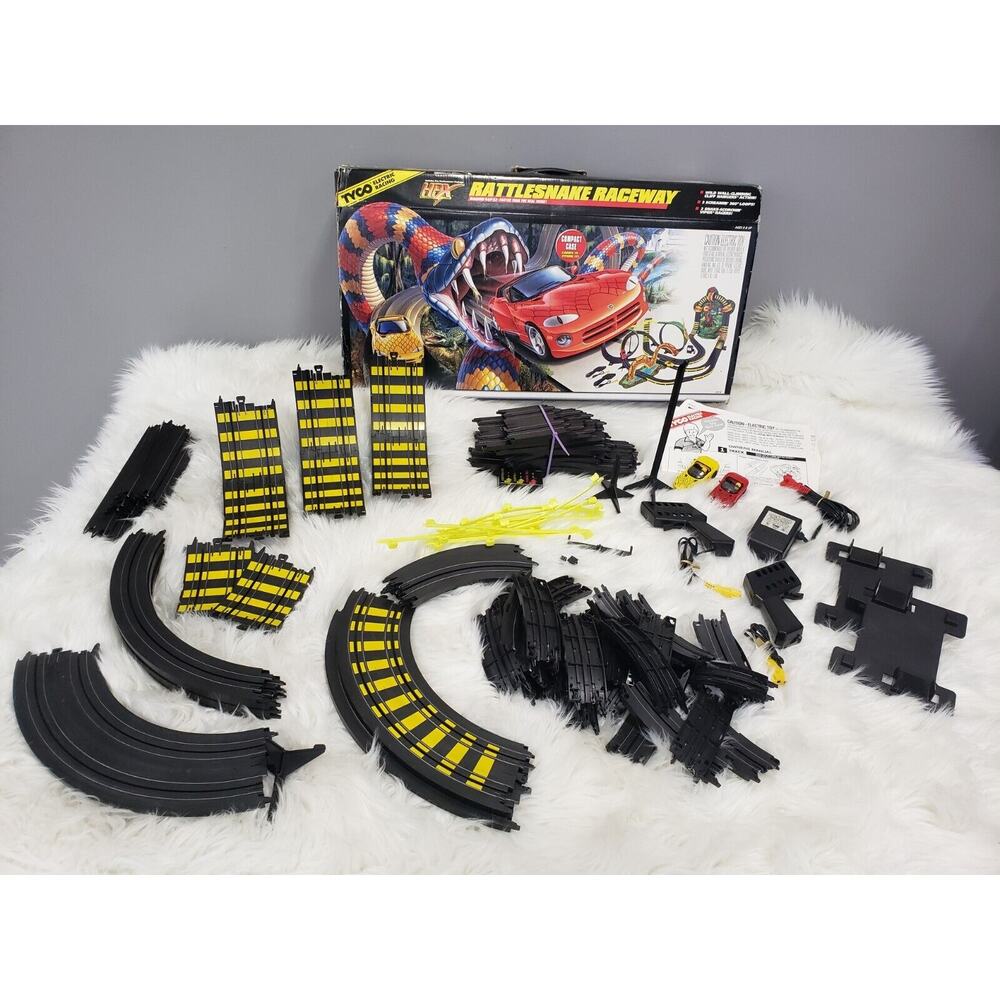 READ INCOMPLETE Tyco Rattlesnake Raceway Track Slot Car Set Box 440 X2
